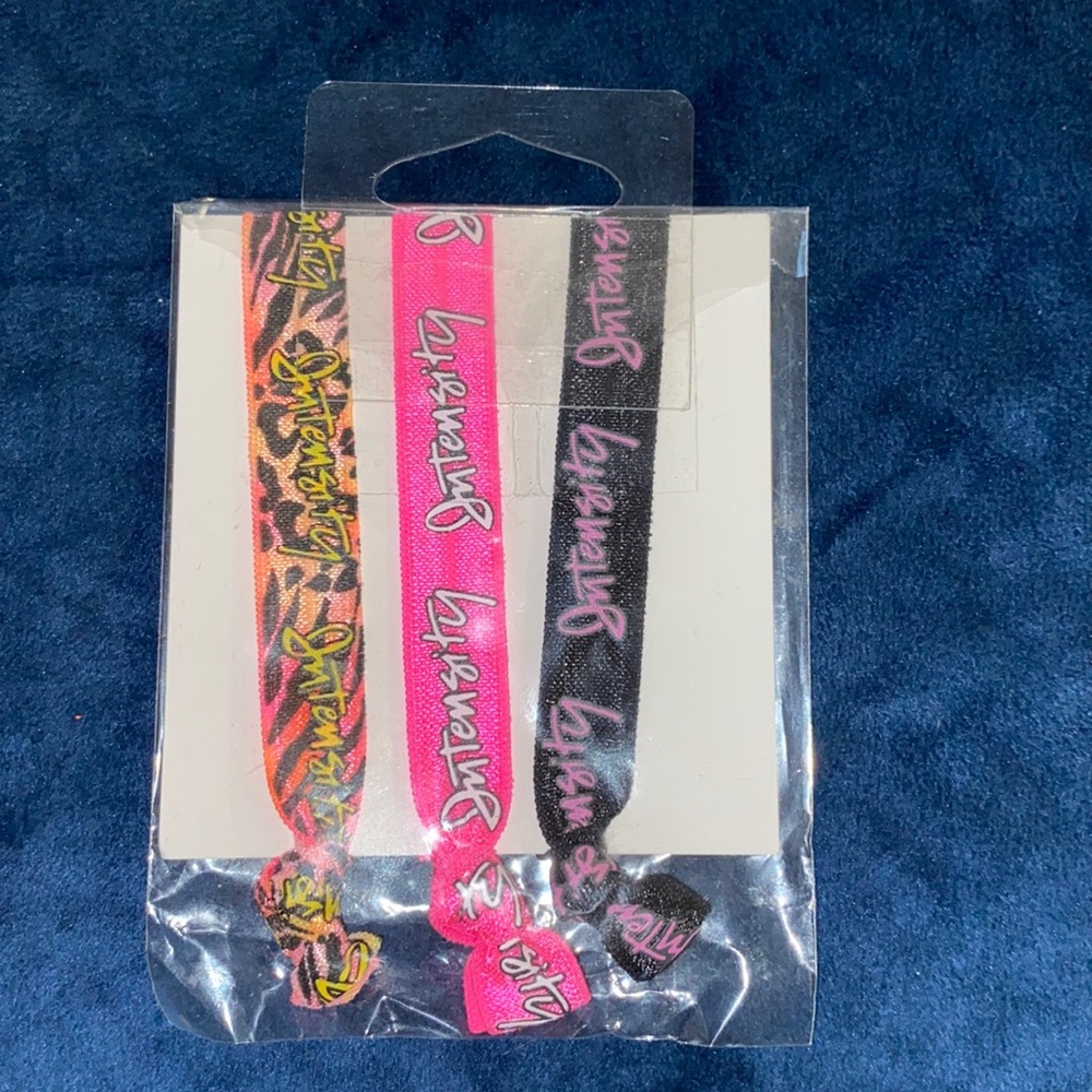 Intensity hair tie